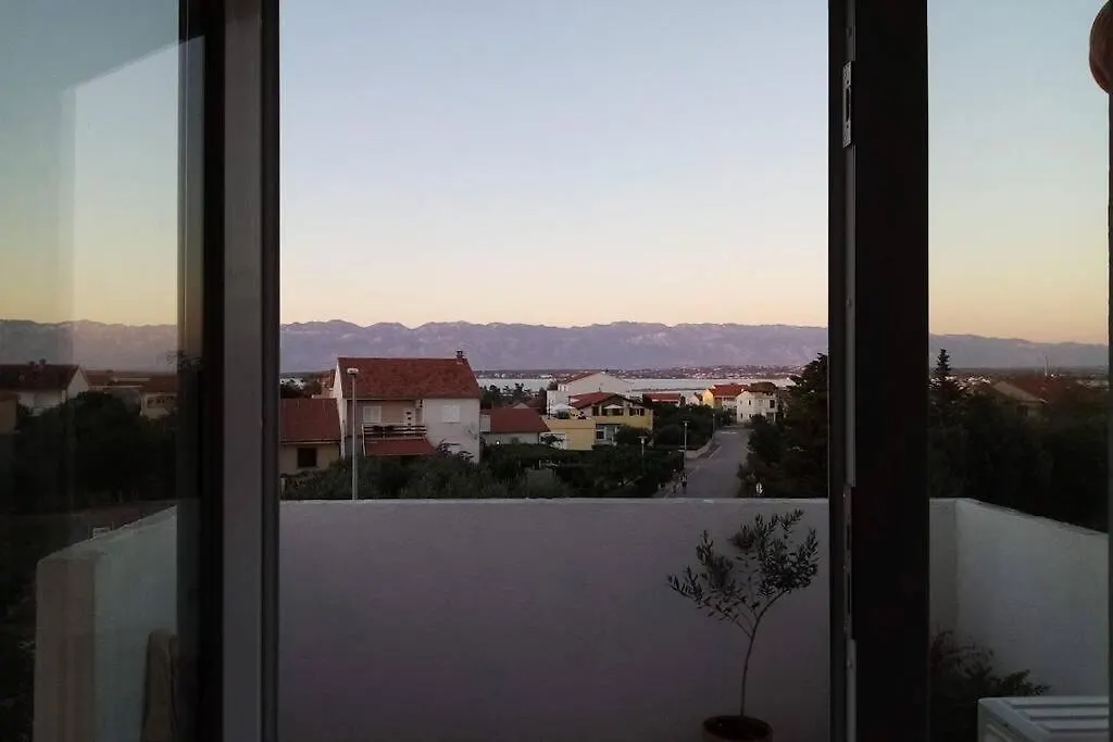 One Bedroom Loft Apartment With Nice View Nin