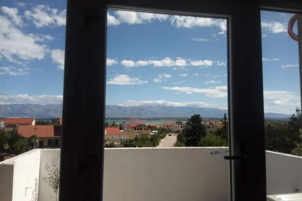 One Bedroom Loft Apartment With Nice View Nin