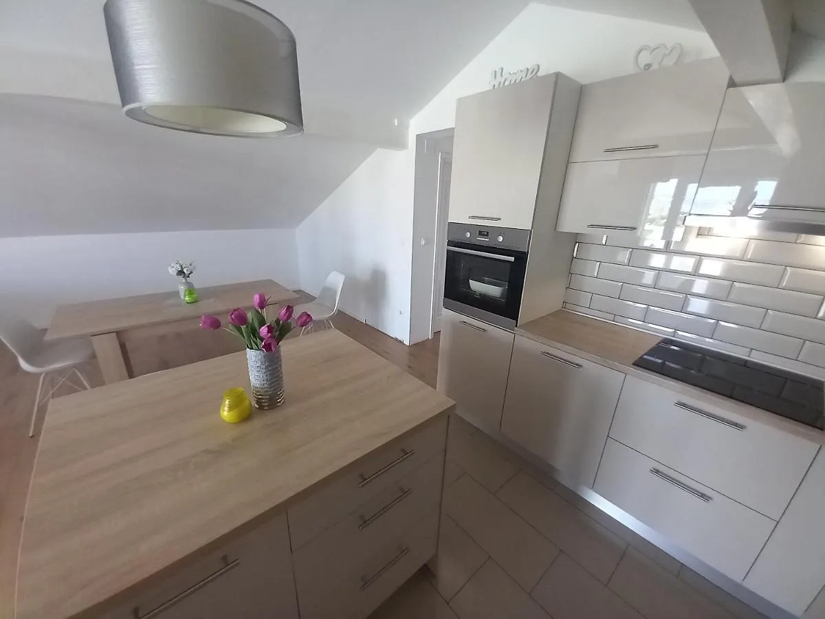 One Bedroom Loft Apartment With Nice View Nin 0*,